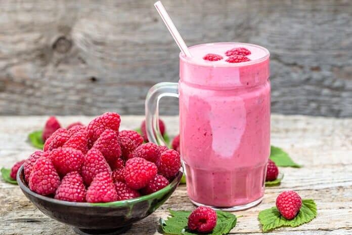 A high protein, low-carb smoothie is a great way to start the day, and to cut down those mid-morning cravings.