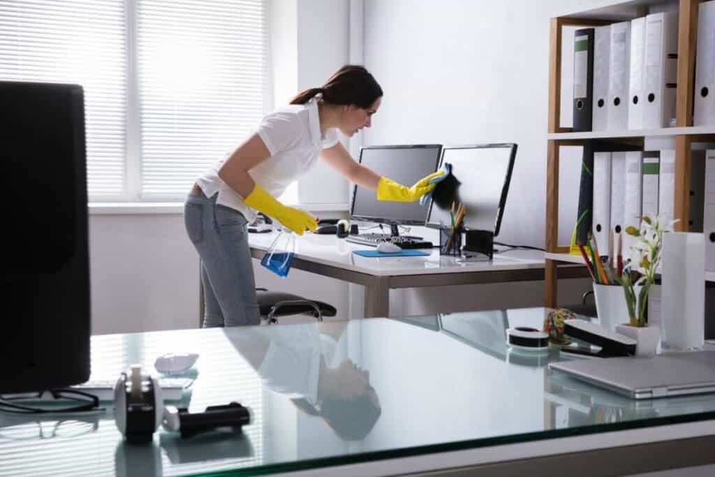 Cleaning homes is a flexible way to make extra cash on a daily basis.