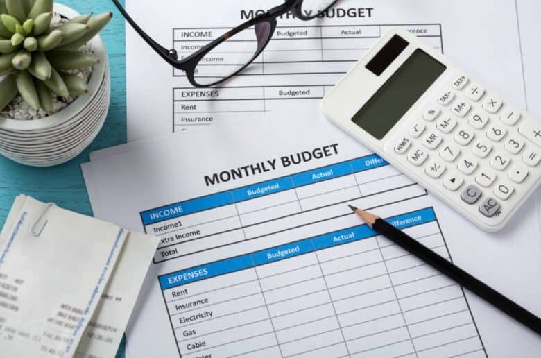 A monthly budget template can take an unpleasant chore, and make it easy.